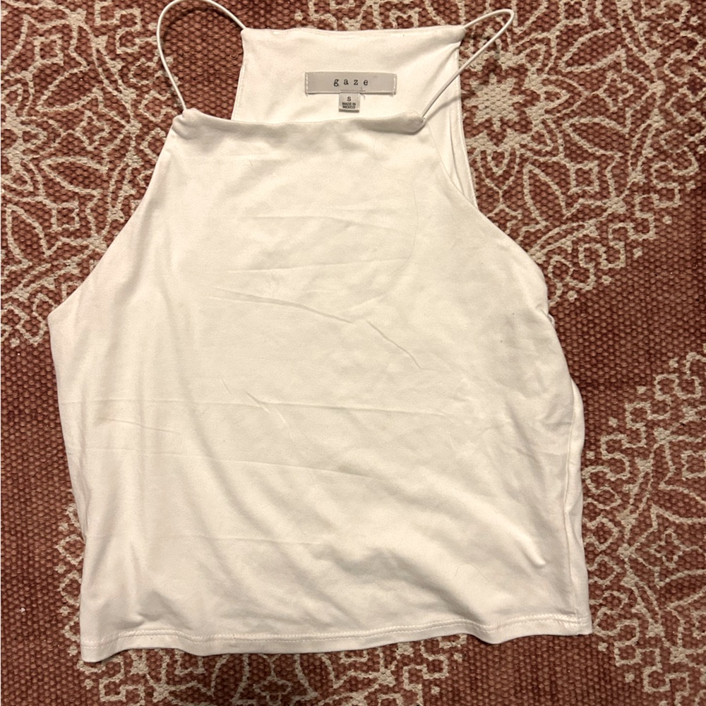 White tank top size S.
